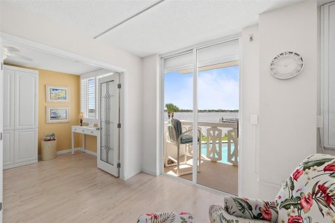 Condo in Daytona Beach, Florida, 2 bedrooms  № 1914642 - photo 19