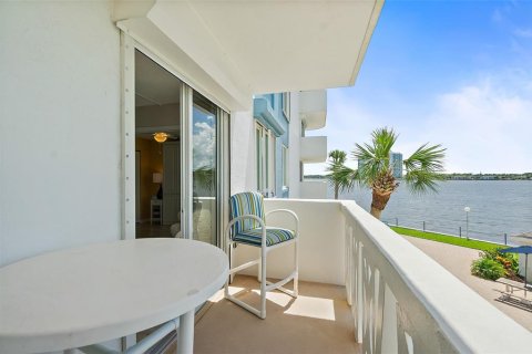 Condo in Daytona Beach, Florida, 2 bedrooms  № 1914642 - photo 6