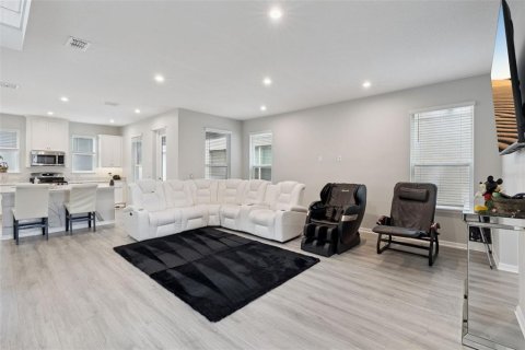 House in Winter Garden, Florida 3 bedrooms, 199.65 sq.m. № 2092333 - photo 11