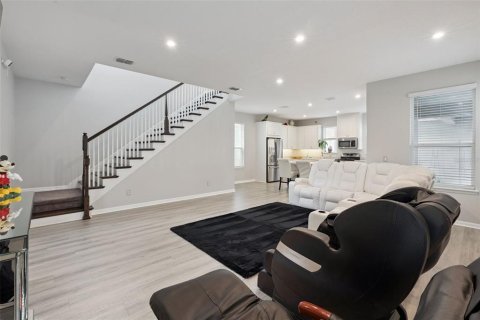 House in Winter Garden, Florida 3 bedrooms, 199.65 sq.m. № 2092333 - photo 10