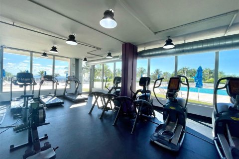 Condo in Miami Beach, Florida, 2 bedrooms  № 2059878 - photo 29