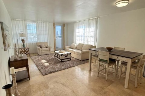 Condo in Miami Beach, Florida, 2 bedrooms  № 2059878 - photo 2