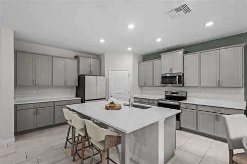 Casa en venta en Land O' Lakes, Florida, 5 dormitorios, 369.29 m2 № 2387373 - foto 17