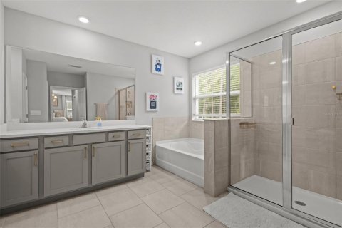 Casa en venta en Land O' Lakes, Florida, 5 dormitorios, 369.29 m2 № 2387373 - foto 27