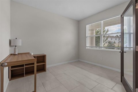Casa en venta en Land O' Lakes, Florida, 5 dormitorios, 369.29 m2 № 2387373 - foto 10