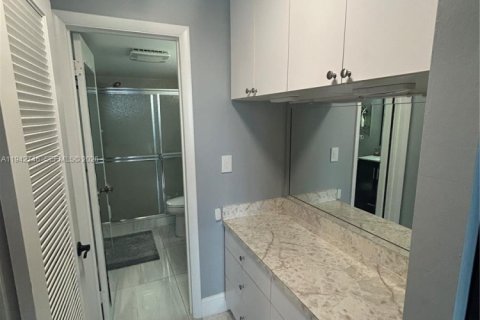 Copropriété à vendre à Pembroke Pines, Floride: 1 chambre, 74.32 m2 № 1999520 - photo 13