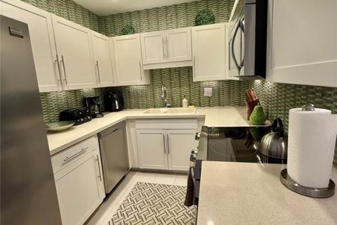 Copropriété à louer à Sarasota, Floride: 2 chambres, 107.02 m2 № 2195500 - photo 12