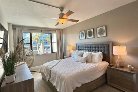 Copropriété à louer à Sarasota, Floride: 2 chambres, 107.02 m2 № 2195500 - photo 6