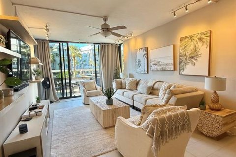Copropriété à louer à Sarasota, Floride: 2 chambres, 107.02 m2 № 2195500 - photo 2