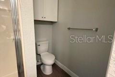 Condo in Orlando, Florida, 4 rooms № 2231999 - photo 8