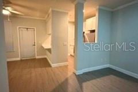 Condo in Orlando, Florida, 4 rooms № 2231999 - photo 5