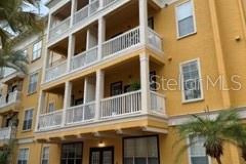 Condo in Orlando, Florida, 4 rooms № 2231999 - photo 4