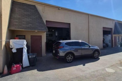 Immobilier commercial à Miami, Floride № 2180503