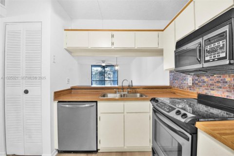 Condo in Plantation, Florida, 2 bedrooms  № 1992241 - photo 7