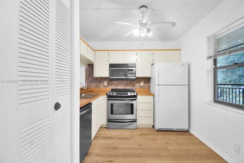 Condo in Plantation, Florida, 2 bedrooms  № 1992241 - photo 5