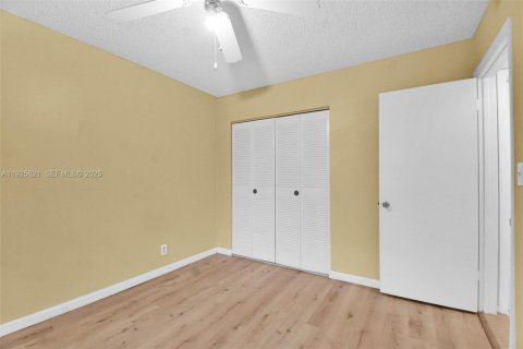 Condo in Plantation, Florida, 2 bedrooms  № 1992241 - photo 18