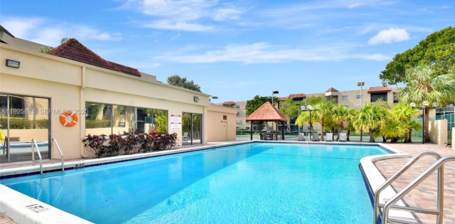 Condo in Plantation, Florida, 2 bedrooms  № 1992241