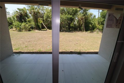 Apartamento en alquiler en Port Charlotte, Florida, 3 dormitorios, 102.19 m2 № 1637580 - foto 16