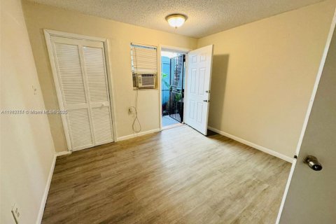 Commercial property in Sweetwater, Florida № 2013118 - photo 7