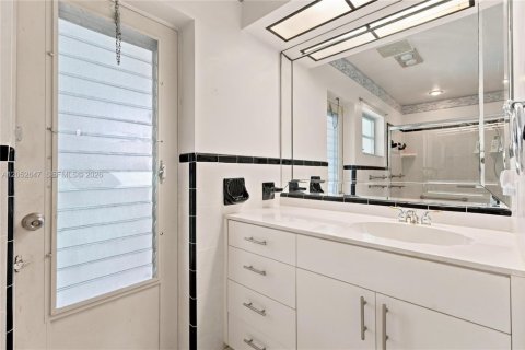 Villa ou maison à vendre à Fort Lauderdale, Floride: 4 chambres, 203.08 m2 № 2180692 - photo 22