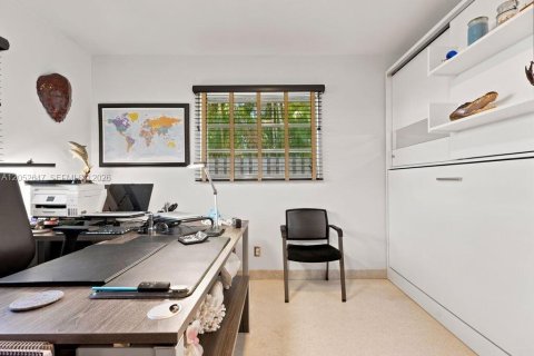 Villa ou maison à vendre à Fort Lauderdale, Floride: 4 chambres, 203.08 m2 № 2180692 - photo 15