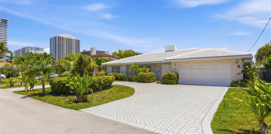 Villa ou maison à Fort Lauderdale, Floride 4 chambres, 203.08 m2 № 2180692