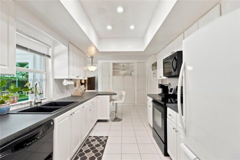 Villa ou maison à vendre à Fort Lauderdale, Floride: 4 chambres, 203.08 m2 № 2180692 - photo 8
