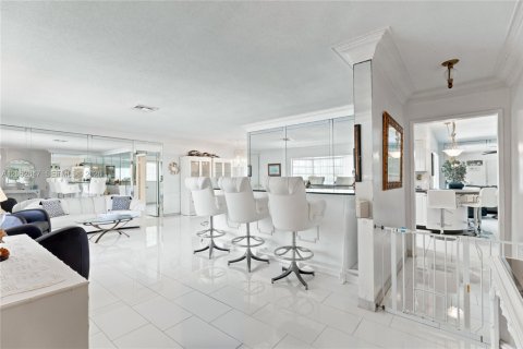 Villa ou maison à vendre à Fort Lauderdale, Floride: 4 chambres, 203.08 m2 № 2180692 - photo 5