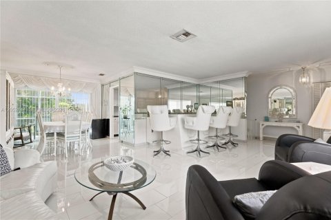 Villa ou maison à vendre à Fort Lauderdale, Floride: 4 chambres, 203.08 m2 № 2180692 - photo 7