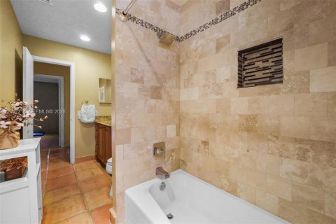 Снять в аренду виллу или дом в Бока-Ратон, Флорида 4 спальни, 205.78м2, № 2066284 - фото 29