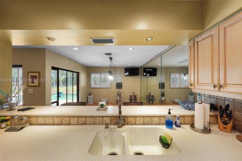 Снять в аренду виллу или дом в Бока-Ратон, Флорида 4 спальни, 205.78м2, № 2066284 - фото 30