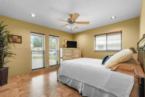 Снять в аренду виллу или дом в Бока-Ратон, Флорида 4 спальни, 205.78м2, № 2066284 - фото 10