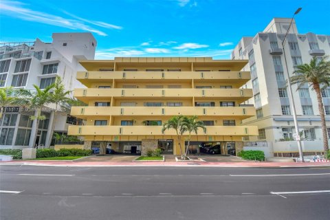 Copropriété à louer à Miami Beach, Floride: 1 chambre, 80.08 m2 № 1890198 - photo 2