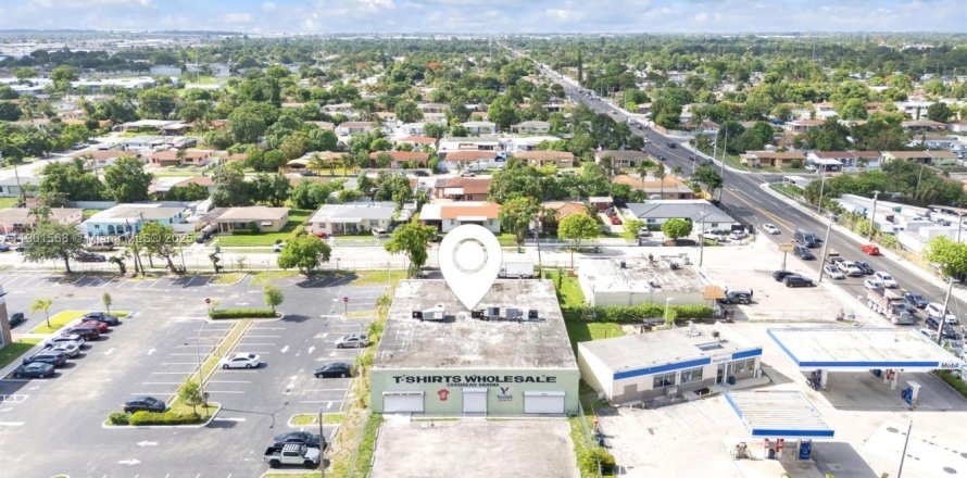Propiedad comercial en Miami, Florida № 1951746