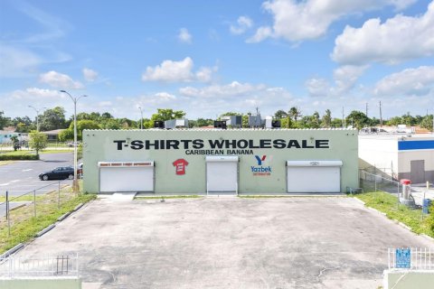 Propiedad comercial en venta en Miami, Florida № 1951746 - foto 3