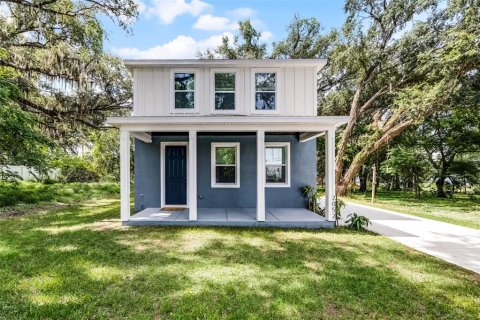 House in Lakeland, Florida 3 bedrooms, 173.73 sq.m. № 1759656 - photo 1