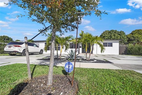 Casa en venta en North Miami, Florida, 3 dormitorios, 178.93 m2 № 2080796 - foto 9