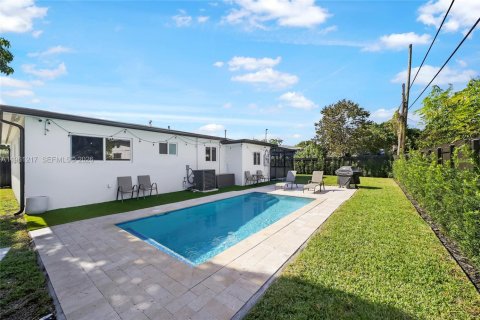 Casa en venta en North Miami, Florida, 3 dormitorios, 178.93 m2 № 2080796 - foto 3