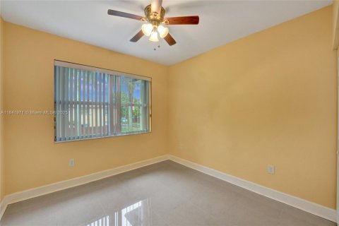Touwnhouse à vendre à Homestead, Floride: 3 chambres, 128.11 m2 № 1833943 - photo 15
