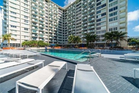 Copropriété à louer à Miami Beach, Floride: 1 chambre, 77.76 m2 № 1948930 - photo 16