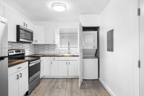 Immobilier commercial à vendre à Miami, Floride: 202.9 m2 № 2170903 - photo 9