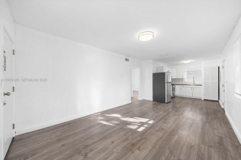 Immobilier commercial à vendre à Miami, Floride: 202.9 m2 № 2170903 - photo 7