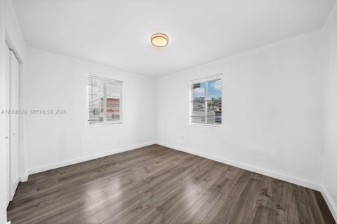 Immobilier commercial à vendre à Miami, Floride: 202.9 m2 № 2170903 - photo 6