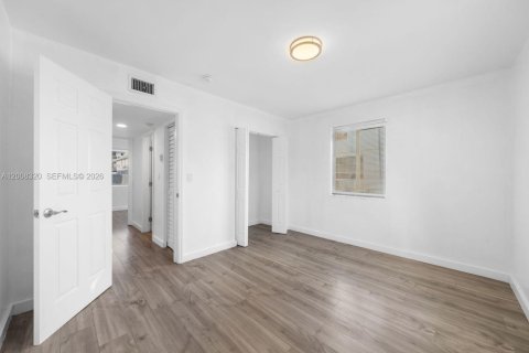 Immobilier commercial à vendre à Miami, Floride: 202.9 m2 № 2170903 - photo 15