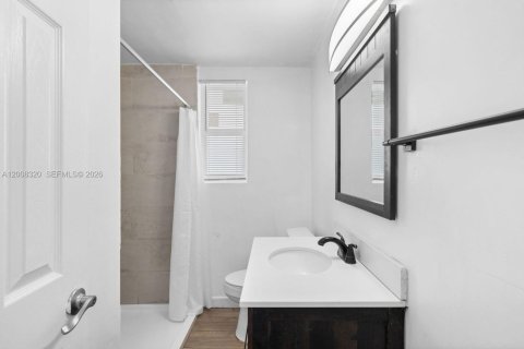 Immobilier commercial à vendre à Miami, Floride: 202.9 m2 № 2170903 - photo 11