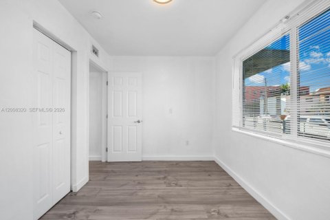 Immobilier commercial à vendre à Miami, Floride: 202.9 m2 № 2170903 - photo 14