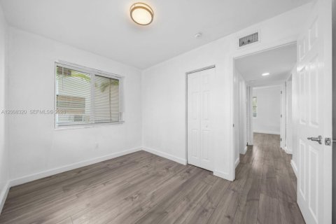 Immobilier commercial à vendre à Miami, Floride: 202.9 m2 № 2170903 - photo 13