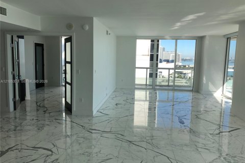 Copropriété à louer à Miami, Floride: 3 chambres, 166.2 m2 № 2414114 - photo 9