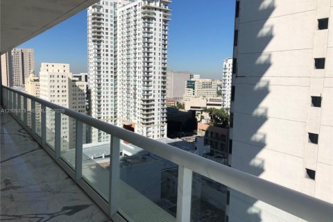 Copropriété à louer à Miami, Floride: 3 chambres, 166.2 m2 № 2414114 - photo 7