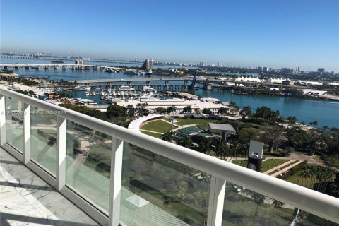 Condo à Miami, Floride, 3 chambres  № 2414114